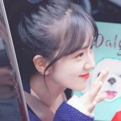 中国造世界最快两栖战车演练战术 沙滩上如履平地